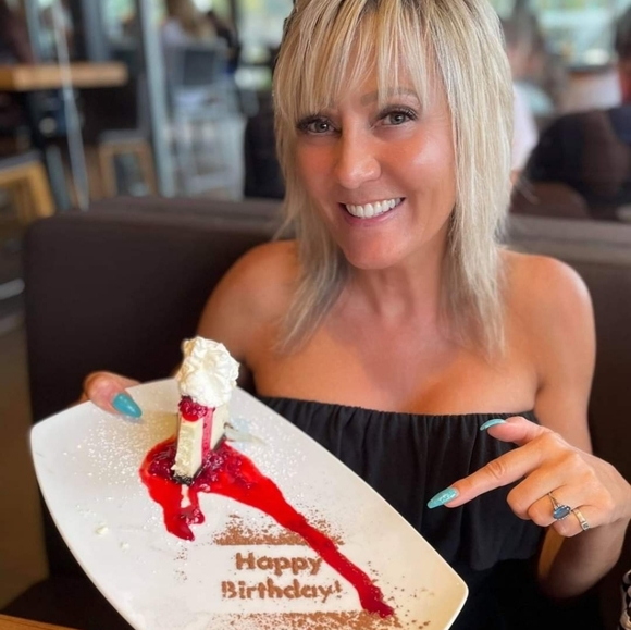 Meet your Posher, Coleen - Picture 1 of 1